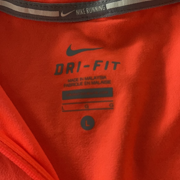 NIKE DRI-FIT PULL OVER - Picture 3 of 4